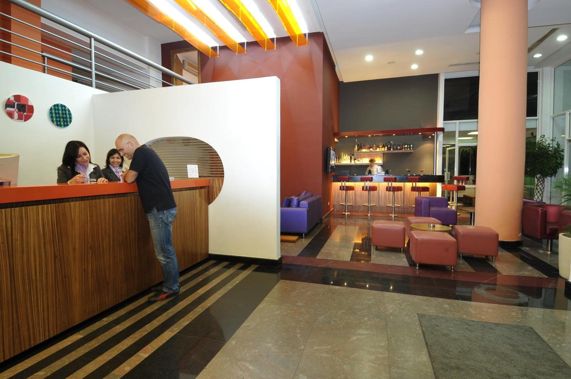 Suite Hotel Chrome - Beirut Ngoại thất bức ảnh
