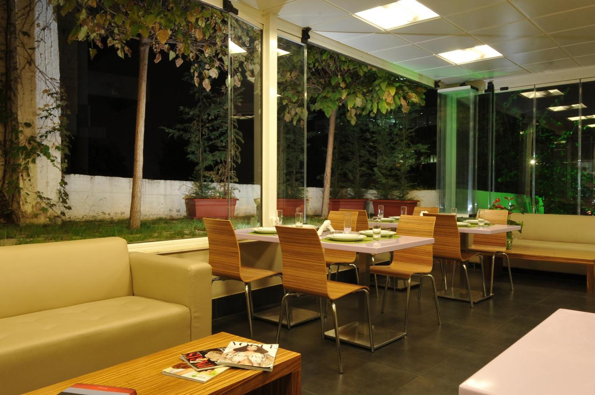 Suite Hotel Chrome - Beirut Ngoại thất bức ảnh